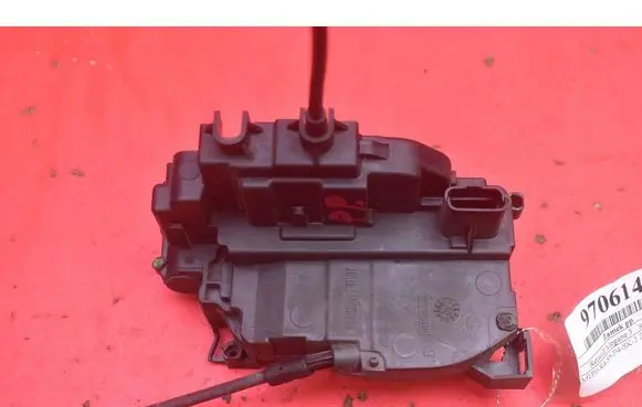 Renault Megane III Front door lock 805020001R