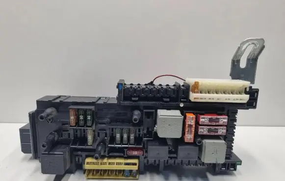 Mercedes-Benz C W204 SAM control unit A2049006301 2049006301 2045458732