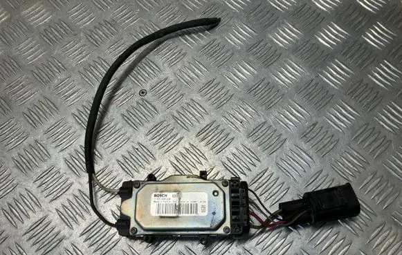 Mercedes-Benz C W204 Coolant fan relay 1137328230