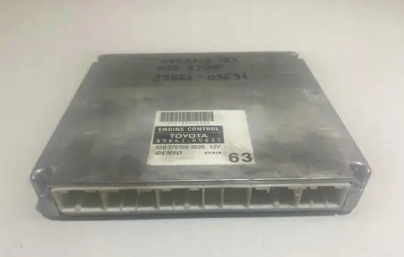Toyota Avensis T250 Engine control unit/module 8966105631