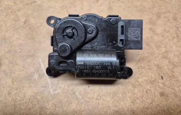 Audi Q3 F3 Air flap motor/actuator 5WA907511B