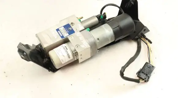 BMW 5 E60 E61 Tailgate hydraulic pump motor 7111867 HB70401002 027405