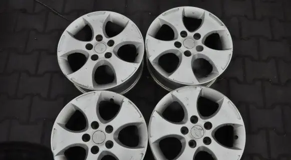 R16 alloy rim