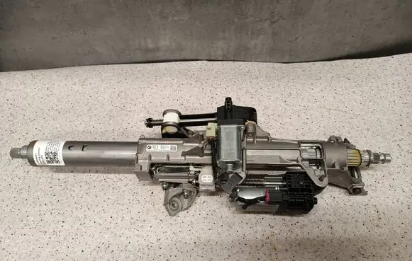 BMW 7 G70 Steering wheel axle 6892054
