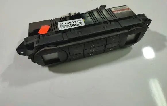 Ford Focus C-MAX Climate control unit 3M5T18C612AL