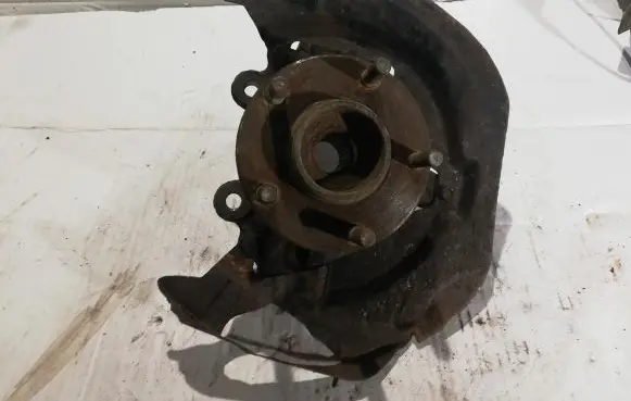 Mazda 3 I Front wheel hub spindle knuckle