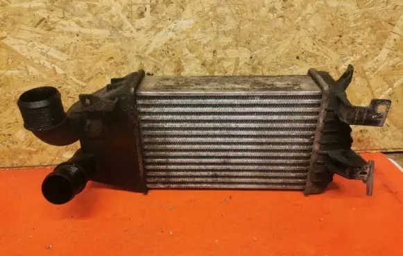 Opel Astra H Intercooler radiator PA66GF303