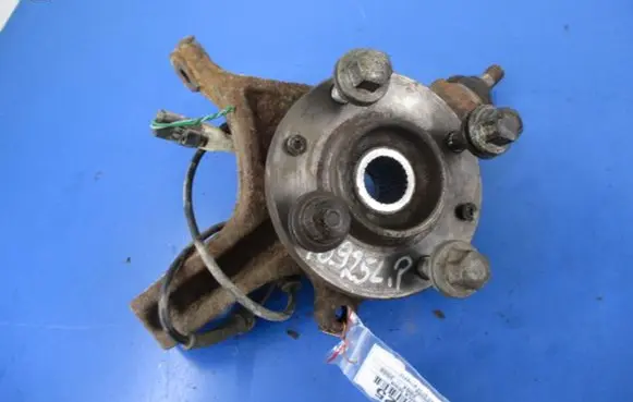 Citroen C4 I Front wheel hub spindle knuckle