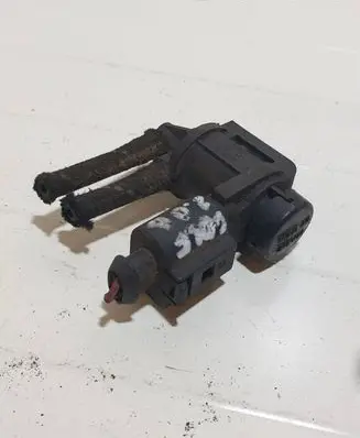 Volkswagen Golf IV Turbo solenoid valve 1J0906283B 1259B