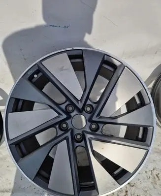 Audi Q8 e-tron R21 alloy rim 4J3601025J