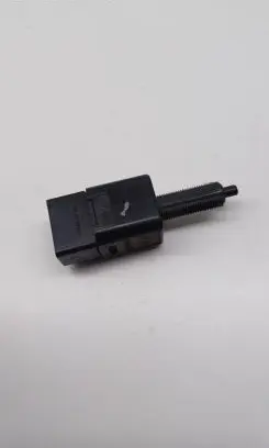 Subaru Impreza III Brake pedal sensor switch 8X09U