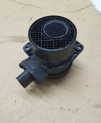 Ford Galaxy Mass air flow meter 0281002461 074906461B