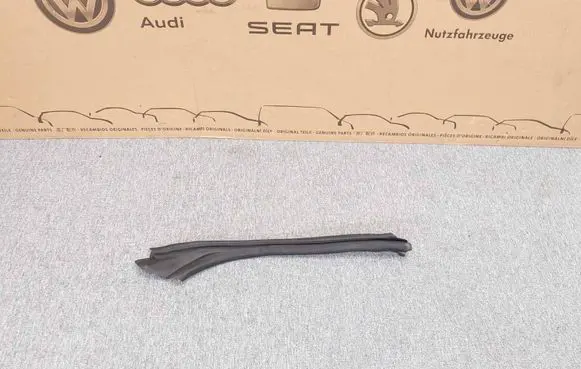 Audi A3 S3 8V Front door rubber seal 8V7831721