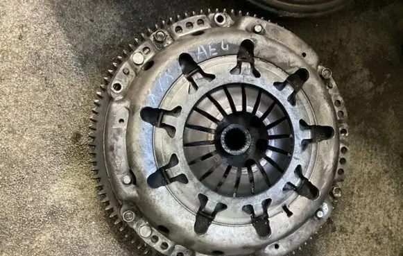 Nissan X-Trail T30 Clutch set kit 324027310