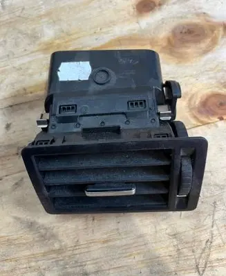 Ford Focus C-MAX Dash center air vent grill 4793002