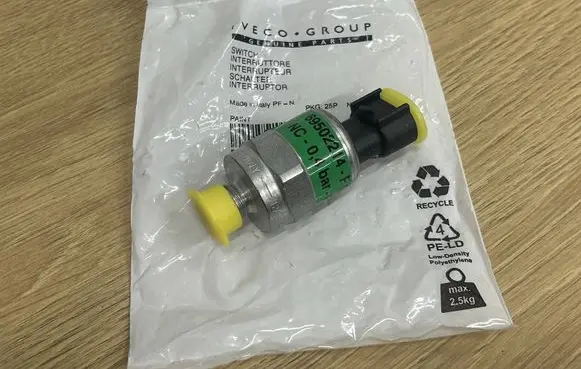 Iveco Daily 6th gen Coolant level sensor 69502214