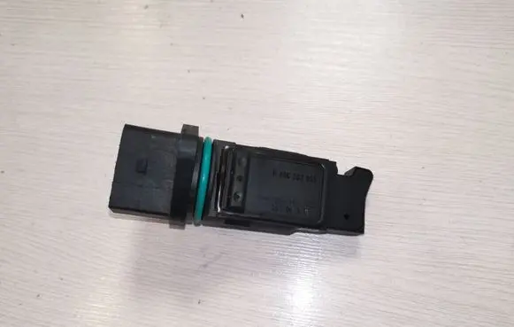 Volkswagen Touareg I Mass air flow meter F00C2G2055