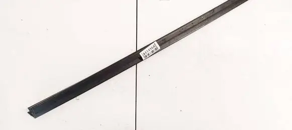 Skoda Fabia Mk2 (5J) Front door glass trim molding 5J0837479