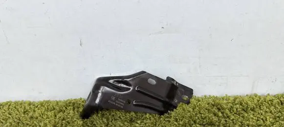 Opel Crossland X Fender mounting bracket 13480684 336259853