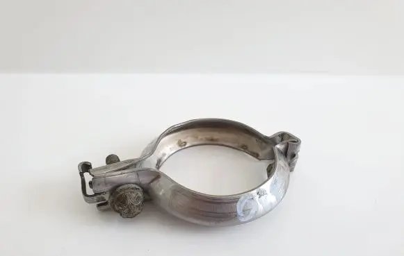 Mercedes-Benz Sprinter W907 W910 Muffler pipe connector clamp A0039950402