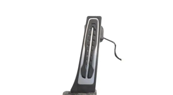 BMW 2 F44 Accelerator throttle pedal 6889821