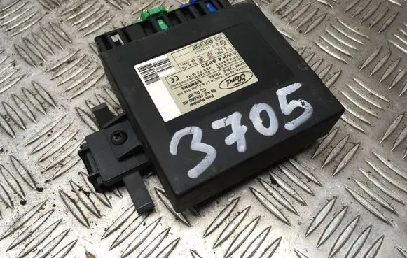 Ford Focus Comfort/convenience module 5WK48823 D93049 98AG15K600EE