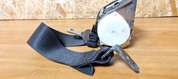 Ford Focus Rear seatbelt 4m51a611b68