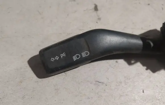 Volkswagen Touran I Indicator stalk 1K0953513
