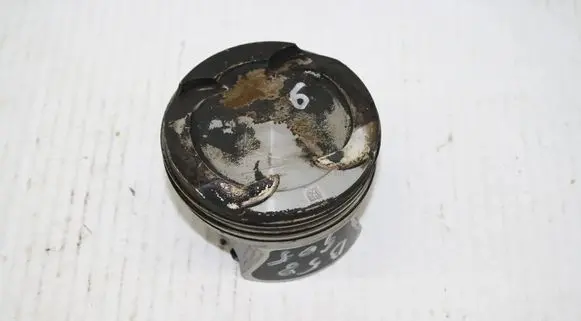 BMW 8 G14 Piston 8681079 11258681079