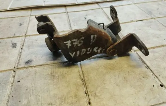 Mazda 5 Sliding door middle roller runner 