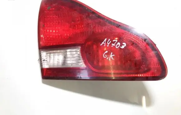 Toyota Avensis Verso Tailgate rear/tail lights