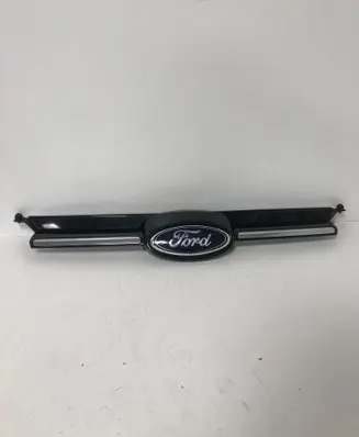 Ford Focus Front bumper upper radiator grill BM518A133C
