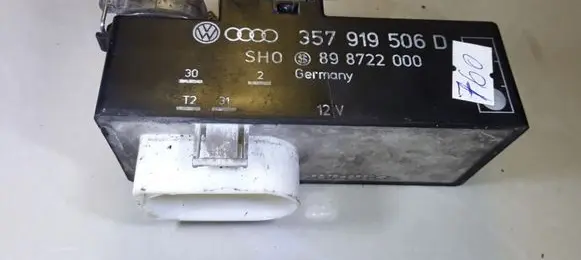 Volkswagen PASSAT B4 Coolant fan relay 357919506D 898722506000