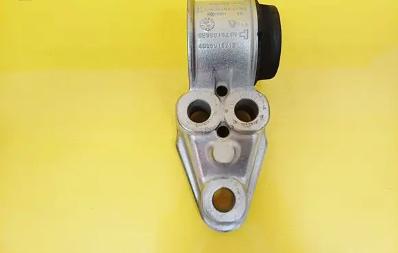 Volkswagen PASSAT B5.5 Rear axle beam mounts housing 4B0501522E 4B0501521E