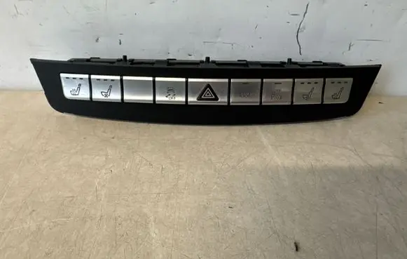 Mercedes-Benz ML W166 Seat heating switch A1668702610