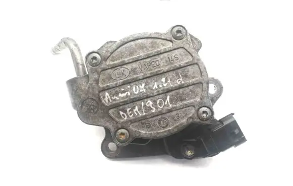 Toyota Auris 150 Vacuum pump ST576M2
