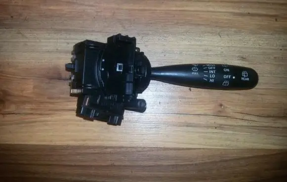 Toyota Yaris Wiper control stalk 173647