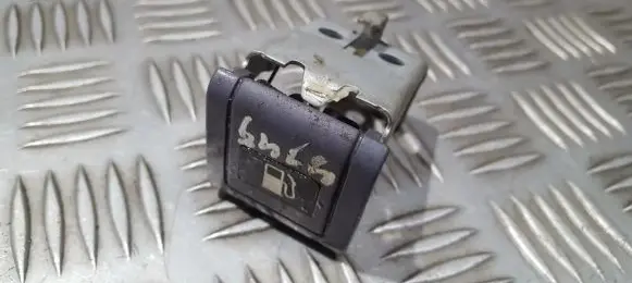 Toyota Land Cruiser (HDJ90) Fuel tank opening switch 