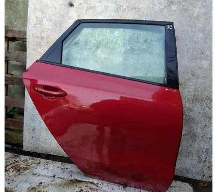 KIA Ceed Rear door