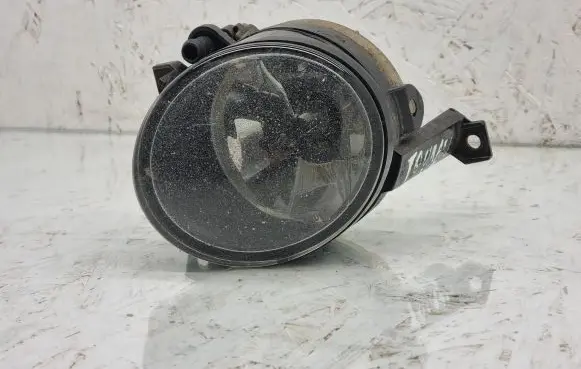 Volkswagen Touran I Front fog light 271274
