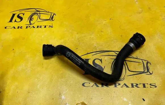 Porsche Macan (95B) Engine coolant pipe/hose 8R0819334AC