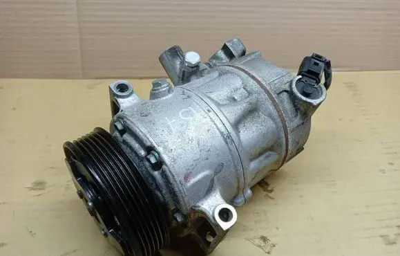 Volkswagen PASSAT B7 Air conditioning (A/C) compressor (pump) 
