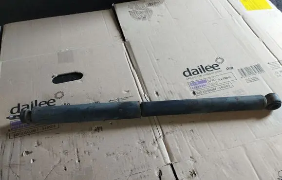 Toyota RAV 4 (XA20) Rear shock absorber/damper 4853142100