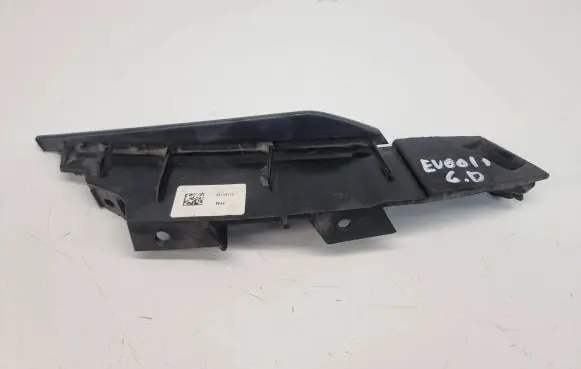 Rear bumper trim bar molding