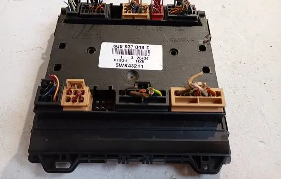 Volkswagen Polo IV 9N3 Other control units/modules 6Q0937049D