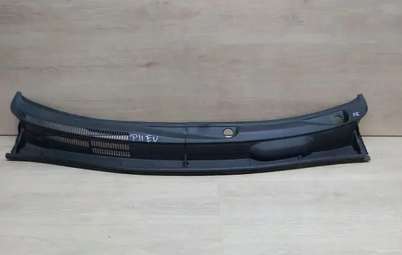 Toyota Prius (NHW20) Wiper trim 55709-47070
