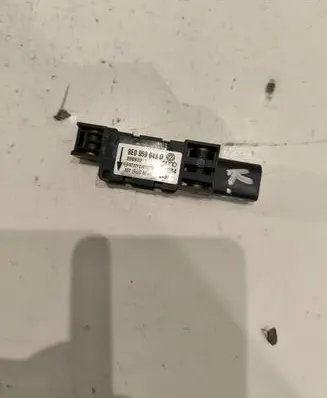 Volkswagen Phaeton Airbag deployment crash/impact sensor 8E0959643D 200830250704 200830