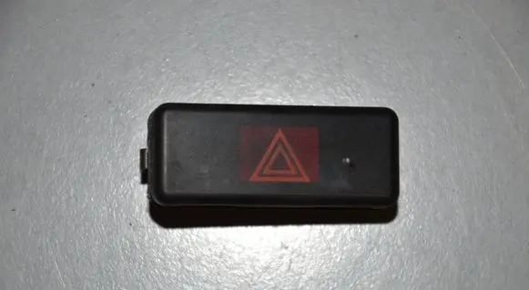 BMW 5 E39 Hazard light switch 8350947