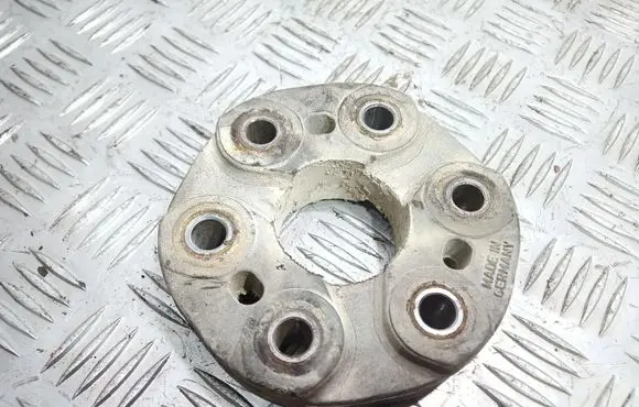 Opel Omega B2 Rear prop shaft donut coupling/joint 90578558