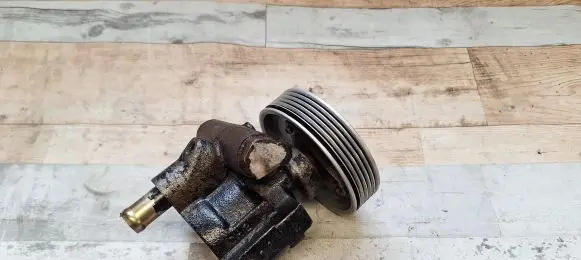 Renault Scenic I Power steering pump 7700105707